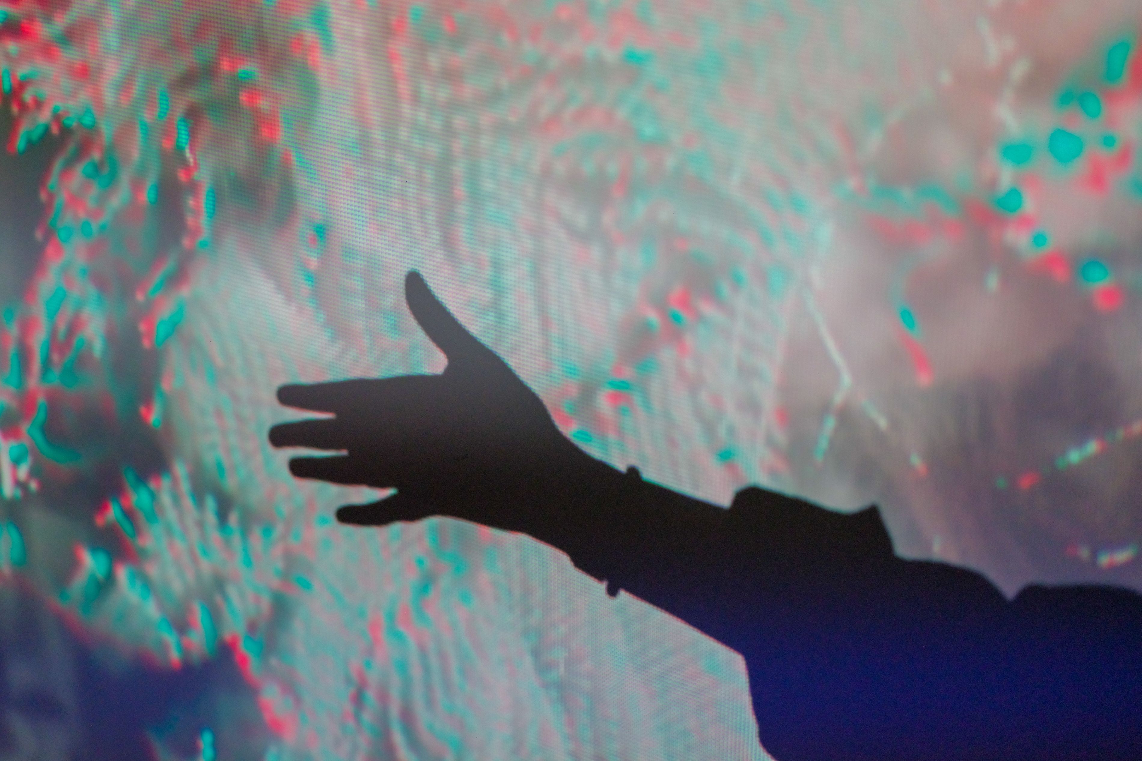 Extending the Body, Reflecting the Earth