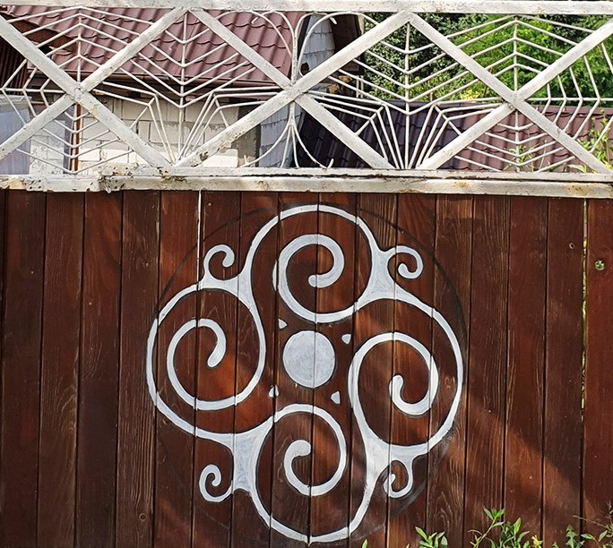 "Cucuteni Open Air Art Lab: Heritage in a Rural Art Intervention"