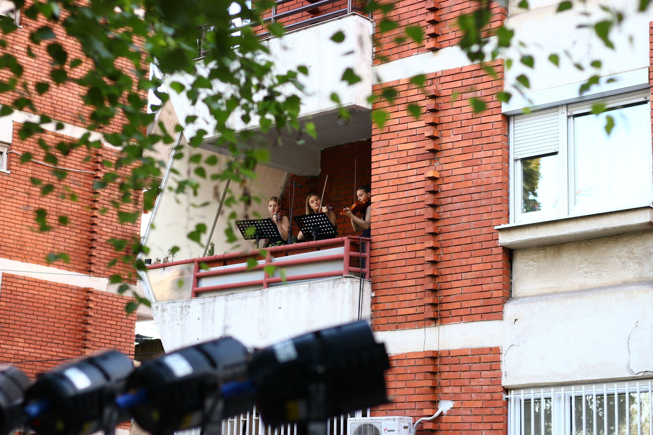 KomshiLOOK Traviata in Three Acts